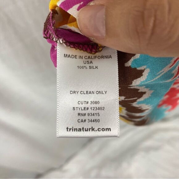 Trina Turk Colorful Zigzag Pattern Cowlneck Sleeveless Blouse - Picture 4 of 4